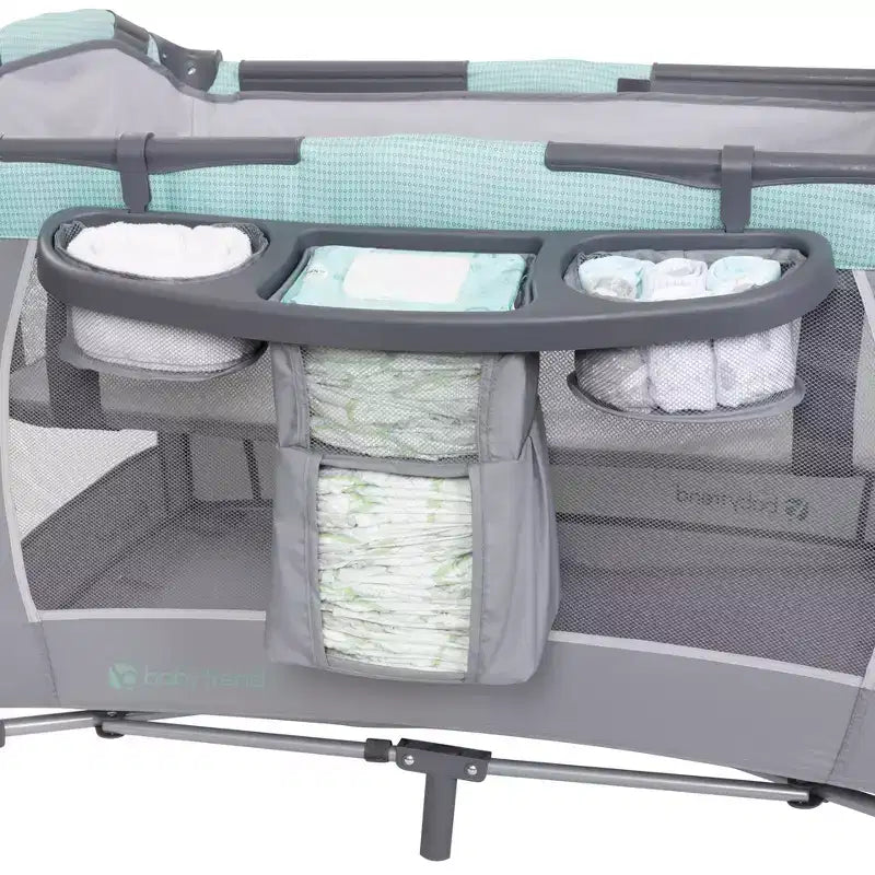 Parc de jeu avec berceau à bascule, nacelle et table à langer